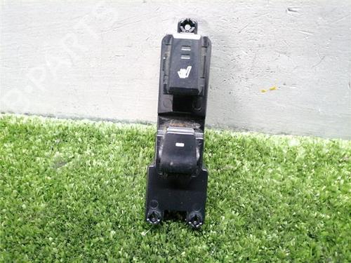 Pulsantiera posteriore destra HYUNDAI TUCSON (TL, TLE) 1.7 CRDi (116 hp) 31984277