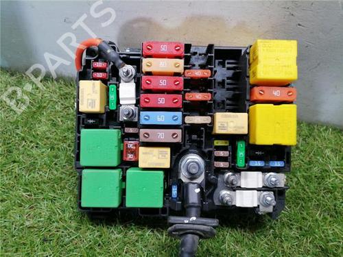 Used Fuse box Fuse box PEUGEOT 308 II (LB_, LP_, LW_, LH_, L3_) 1.6 HDi 100 (99 hp) 33248702 33248702