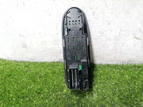Left front window switch CITROËN C3 II (SC_) 1.2 VTi 82 | BP36282655I27 - Image 2