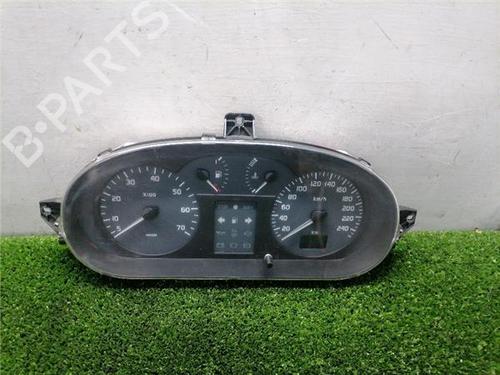 Used Instrument cluster Instrument cluster RENAULT MEGANE I (BA0/1_) 1.6 16V (BA04, BA0B, BA11, BA1J, BA16, BA19, BA1K, BA1V,... (107 hp) 32872696 32872696