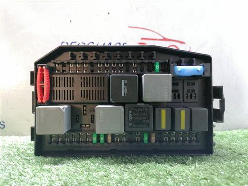 fuse-box-jaguar-x-type-i-x400-2001-2002-2003-2004-2005-2006-2007-2008-2009-31890254 main image