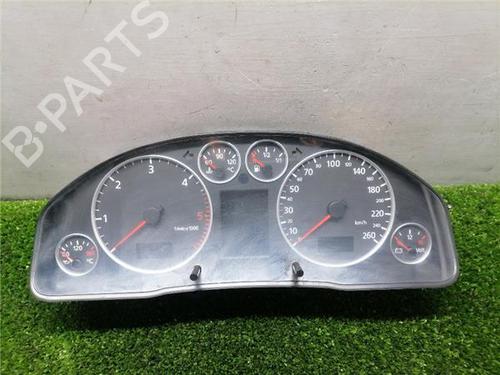 Used Instrument cluster AUDI A6 C5 (4B2, 4B4) 2.5 TDI (163 hp) 32821360