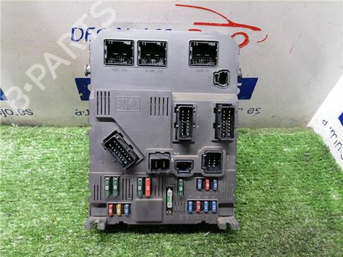Used Fuse box PEUGEOT 206 Hatchback (2A/C) 2.0 HDI 90 (90 hp) 31890205
