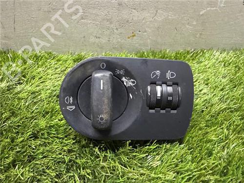 Interruttore AUDI A3 Sportback (8PA) 1.6 FSI (115 hp) 31911510