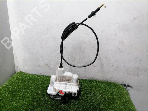 front-right-lock-fiat-500l-351_-352_-2012-34105929 main image