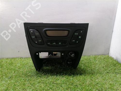 Used Climate control Climate control HYUNDAI SANTA FÉ I (SM) 2.0 CRDi 4x4 (113 hp) 33679268 33679268