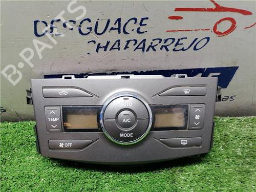 climate-control-toyota-corolla-_e12_-2001-2002-2003-2004-2005-2006-2007-2008-31898708 main image