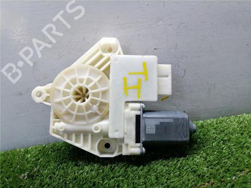 Used Left rear window motor Left rear window motor VW GOLF VII (5G1, BQ1, BE1, BE2) 1.6 TDI (105 hp) 32690196 32690196