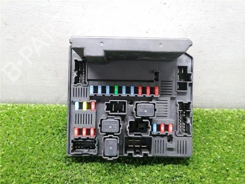 Used Fuse box NISSAN QASHQAI I (J10, NJ10) 2.0 (141 hp) 31894510