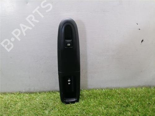 Used Right front window switch Right front window switch PEUGEOT 406 (8B) 2.0 HDI 110 (109 hp) 34572666 34572666