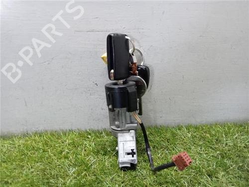 switch-peugeot-407-6d_-2004-2005-2006-2007-2008-2009-2010-2011-36053419 main image