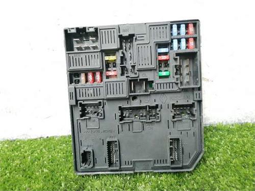 Used Fuse box Fuse box 36790402 36790402