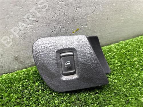 Used Right front window switch Right front window switch SKODA OCTAVIA I (1U2) 1.9 TDI (100 hp) 34426884 34426884