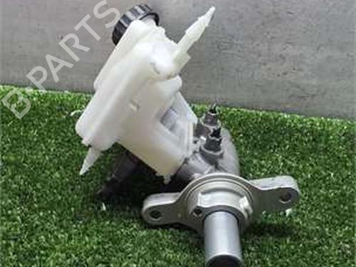 Used Brake master cylinder Brake master cylinder PEUGEOT 3008 II SUV (MC_, MR_, MJ_, M4_) 1.2 THP/ PureTech 130 (MRHNSM, MRHNSU, MRHNSJ, MRHNYW,... (131 hp) 34572739 34572739