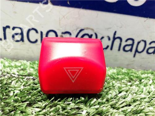 Used Warning switch NISSAN MICRA III (K12) 1.2 16V (80 hp) 31897049