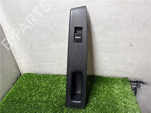 Used Right rear window switch Right rear window switch TOYOTA YARIS (_P13_) 1.5 (NSP131_) (112 hp) 32690346 32690346