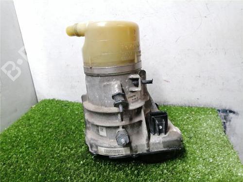 Used Steering pump VOLVO V60 I (155) D5 Hybrid AWD (230 hp) 32821309