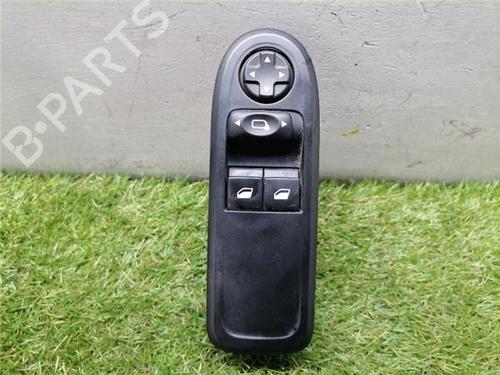 Used Left front window switch CITROËN C3 II (SC_) 1.0 VTi 68 (68 hp) 31935407