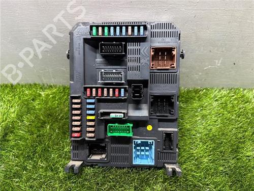 Used Fuse box Fuse box PEUGEOT 208 I (CA_, CC_) 1.2 VTI 82 (82 hp) 32768425 32768425