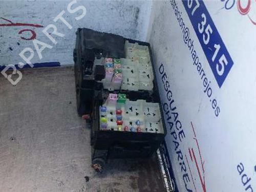 Used Fuse box VOLVO S40 II (544) 2.0 (146 hp) 31889532