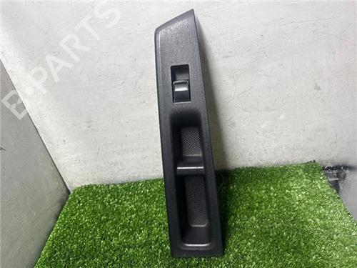 Used Right front window switch TOYOTA YARIS (_P13_) 1.5 (NSP131_) (112 hp) 32690344