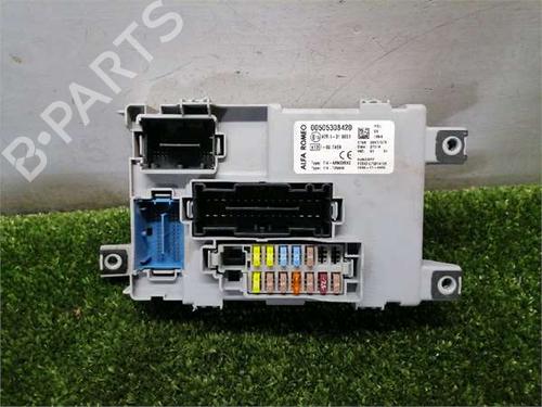 Used Fuse box Fuse box 36483426 36483426
