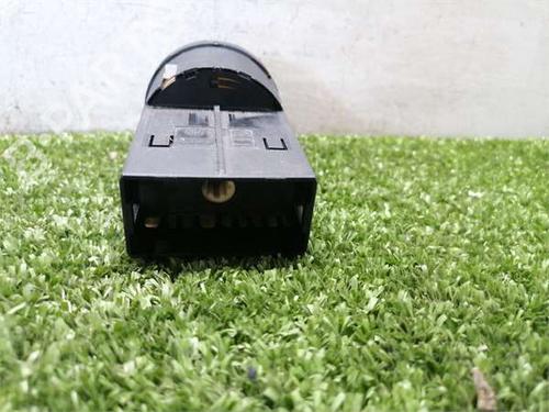 Headlight switch VW PASSAT B5.5 (3B3) 1.9 TDI | BP37498789I24 - Image 2