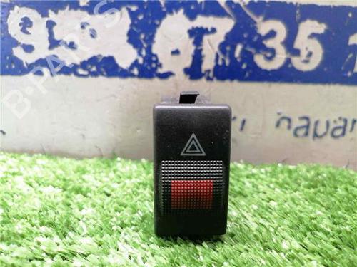Bouton de warning AUDI A4 B5 (8D2) 2.6 (150 hp) 31899569