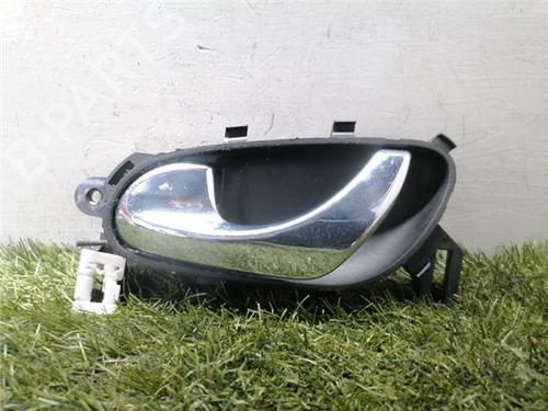 Used Front left interior door handle RENAULT KADJAR (HA_, HL_) 1.2 TCe 130 (HLMR) (130 hp) 31901178