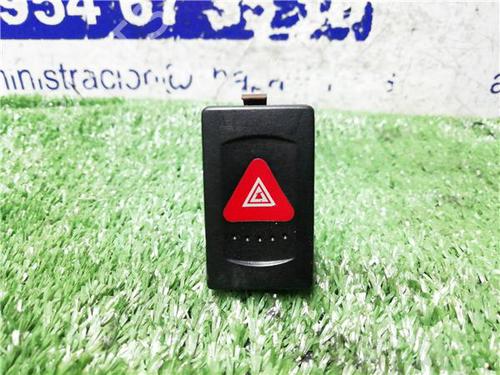 Bouton de warning VW PASSAT B5.5 (3B3) 1.9 TDI (101 hp) 31897636