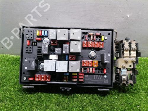 Used Fuse box OPEL ASTRA J Sports Tourer (P10) 1.7 CDTI (35) (125 hp) 31894532