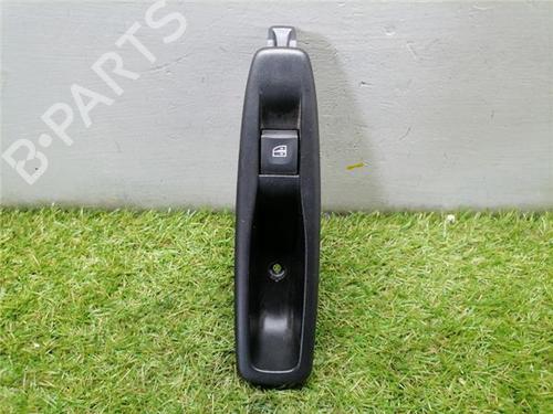 Used Right rear window switch RENAULT CAPTUR I (J5_, H5_) 1.5 dCi 90 (J5N4, J5M5, J5MW, J5M6, J5AL, J5AJ) (90 hp) 31935338