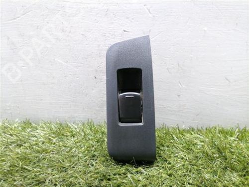 Used Right rear window switch NISSAN X-TRAIL II (T31) 2.0 dCi 4x4 (150 hp) 31900962