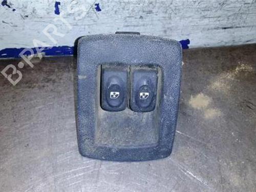 Interrupteur de vitre avant gauche DACIA SANDERO 1.5 dCi (68 hp) 31896136