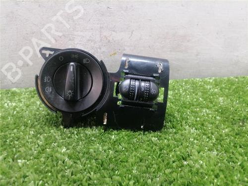 Used Switch Switch SKODA SUPERB I (3U4) 1.9 TDI (130 hp) 36028088 36028088
