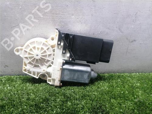 Used Left front window motor Left front window motor SEAT LEON (1M1) 1.6 16 V (105 hp) 34528579 34528579