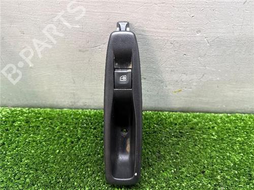 right-rear-window-switch-renault-captur-i-j5_-h5_-2013-31901797 main image