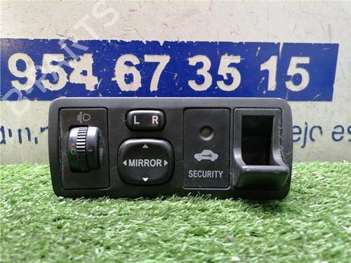 Commande retroviseurs TOYOTA COROLLA (_E12_) 2.0 D-4D (CDE120R, CDE120L_) (116 hp) 31892443