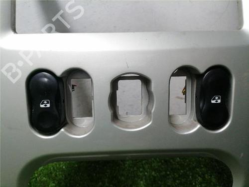 Left front window switch DACIA SANDERO 1.5 dCi | BP33478388I27 - Image 2