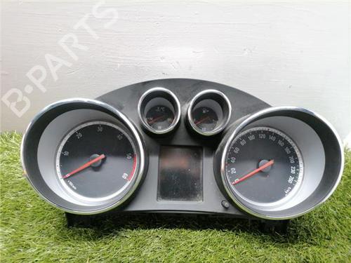 Used Instrument cluster OPEL INSIGNIA A Sports Tourer (G09) 2.0 CDTI (35) (131 hp) 31900797