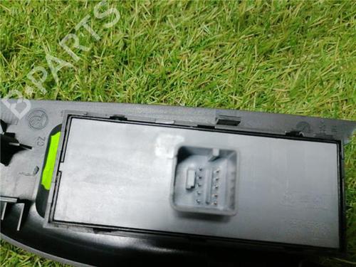 Left front window switch SKODA OCTAVIA II (1Z3) 2.0 TDI RS | BP33248665I27 - Image 3