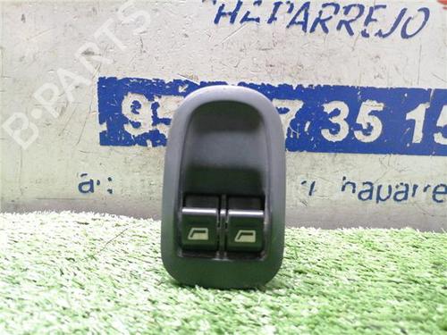 Used Left front window switch Left front window switch PEUGEOT 306 (7B, N3, N5) 2.0 HDI 90 (90 hp) 31899162 31899162