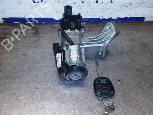 switch-toyota-corolla-_e12_-2001-2002-2003-2004-2005-2006-2007-2008-31896028 main image