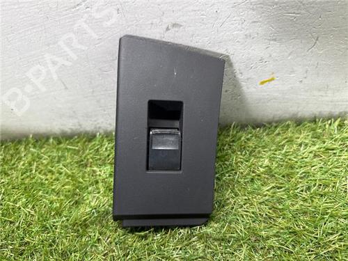 right-rear-window-switch-toyota-auris-_e18_-2012-2013-2014-2015-2016-2017-2018-2019-32690280 main image