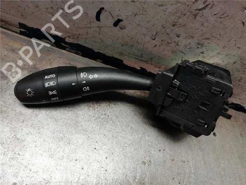 switch-kia-ceed-hatchback-ed-2006-2007-2008-2009-2010-2011-2012-31896540 main image