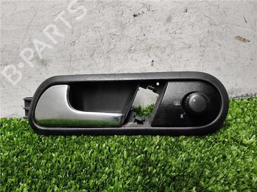 Used Front left interior door handle SEAT CORDOBA (6L2) 1.9 TDI (100 hp) 33221777
