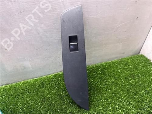 right-front-window-switch-toyota-corolla-saloon-_e21_-2019-32690415 main image