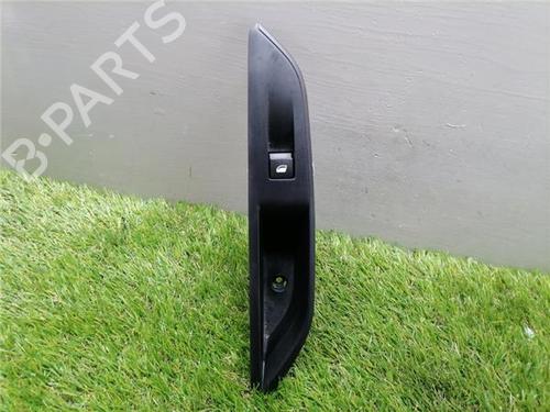 Used Right rear window switch PEUGEOT 3008 II SUV (MC_, MR_, MJ_, M4_) 1.2 THP/ PureTech 130 (MRHNSM, MRHNSU, MRHNSJ, MRHNYW,... (131 hp) 31901031