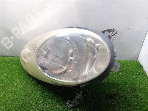 Used Right headlight NISSAN MICRA III (K12) 1.2 16V (80 hp) 32332577