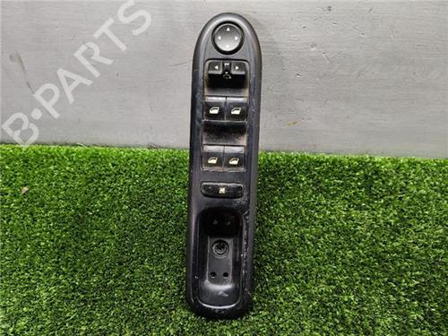 Used Left front window switch Left front window switch PEUGEOT 407 (6D_) 2.0 HDi 135 (6DRHRH, 6DRHRE, 6DRHRG, 6DRHRJ) (136 hp) 33221768 33221768
